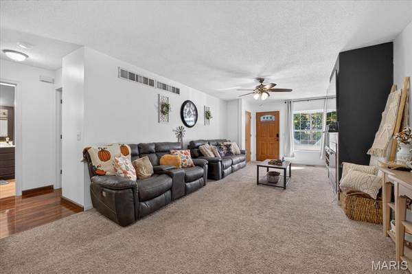 43 Lansing AVE, Maryland Heights, MO 63043