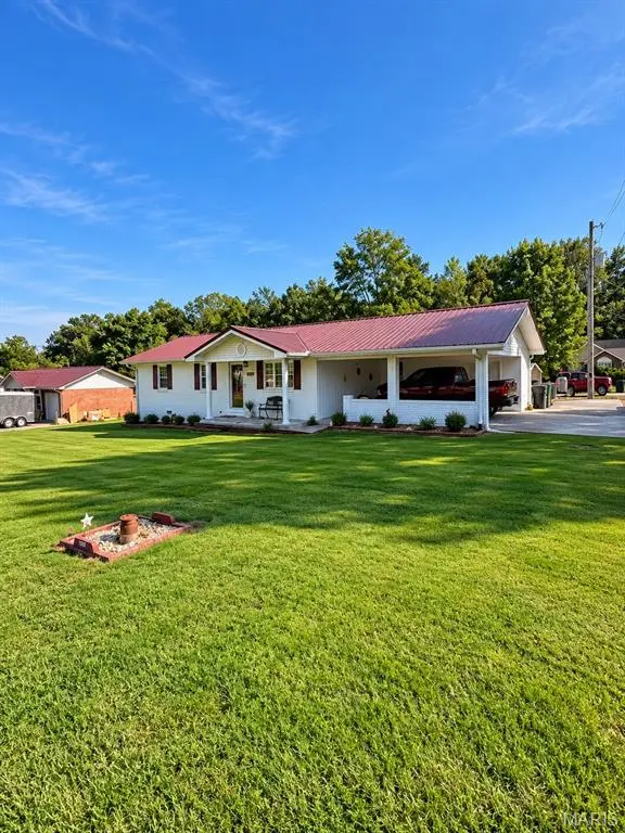 3002 Charlton LN, Poplar Bluff, MO 63901