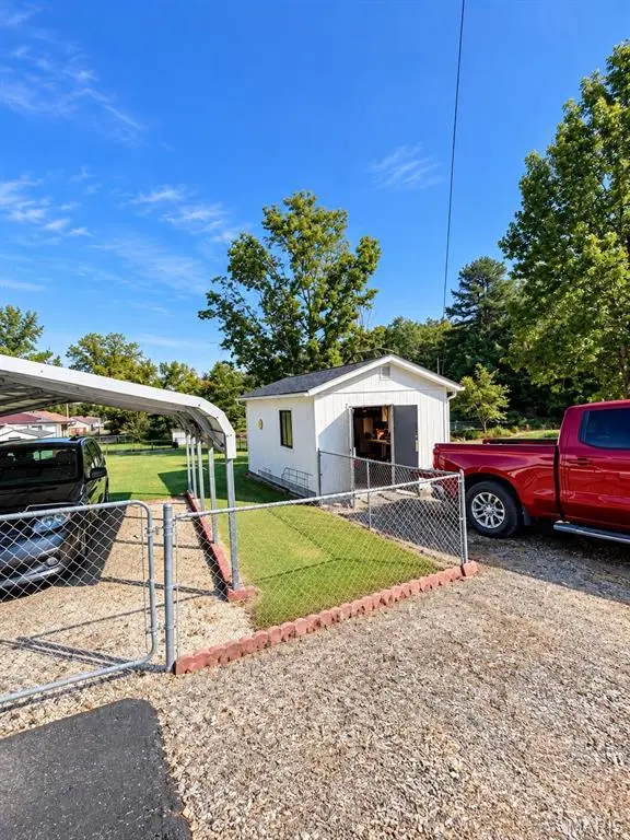 3002 Charlton LN, Poplar Bluff, MO 63901