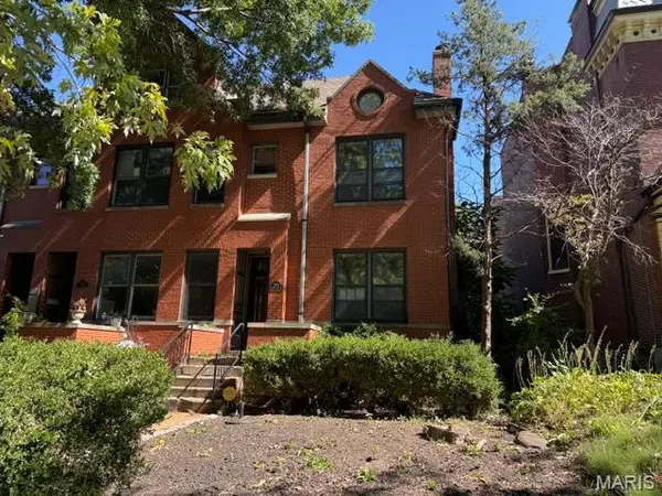 1904 Compton Hill PL, St Louis, MO 63104