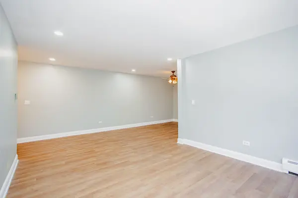 500 Washington BLVD #206, Oak Park, IL 60302