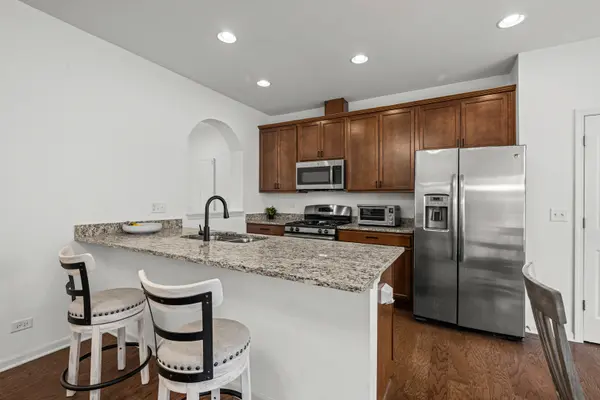 1196 Evergreen AVE, Des Plaines, IL 60016