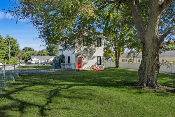 158 S Sycamore ST, El Paso, IL 61738