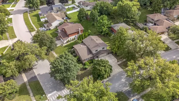 420 Freehauf ST, Lemont, IL 60439