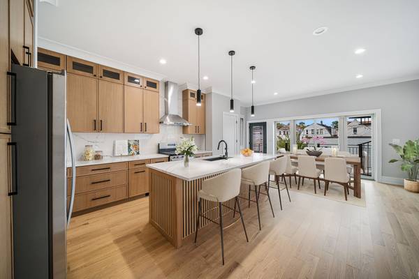 932 N Trumbull AVE, Chicago, IL 60651