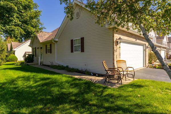 12032 Baneberry DR #24, Roscoe, IL 61073