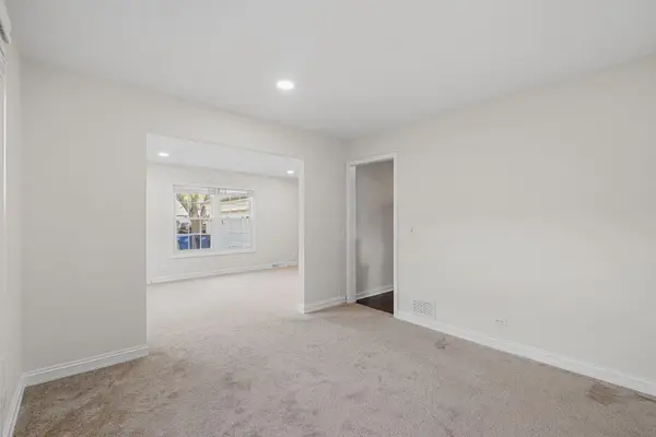 1115 Antique LN, Northbrook, IL 60062