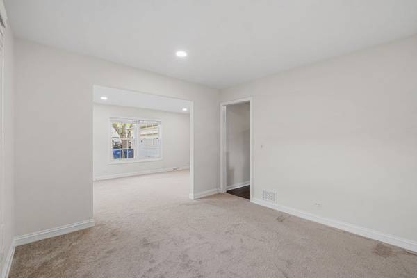 1115 Antique LN, Northbrook, IL 60062