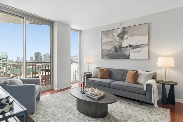 645 N KINGSBURY ST #2205, Chicago, IL 60610