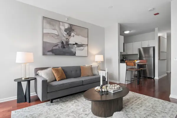 645 N KINGSBURY ST #2205, Chicago, IL 60610