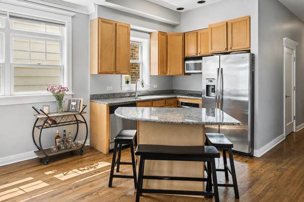 3755 N Wilton AVE #3SE, Chicago, IL 60613