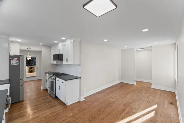 160 Lancaster LN, Des Plaines, IL 60018