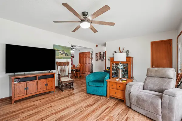 117 Circle DR, Manchester, IA 52057