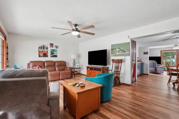 117 Circle DR, Manchester, IA 52057