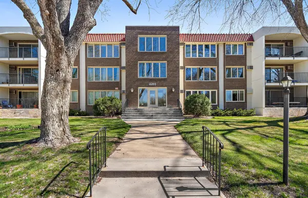 4401 Parklawn AVE #301W, Edina, MN 55435