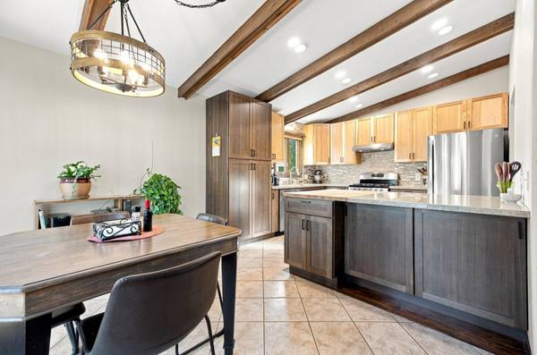1530 Lois DR, Shoreview, MN 55126