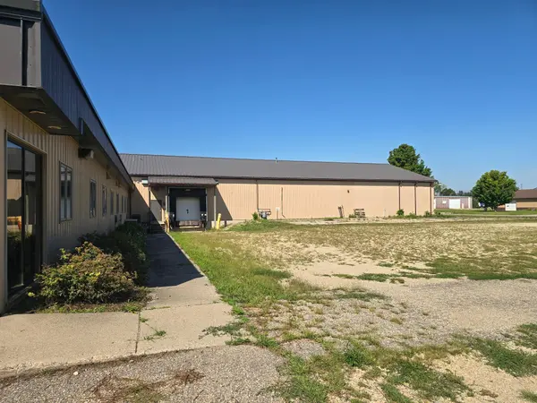 300 16th AVE SE, Waseca, MN 56093