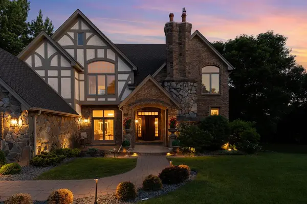 11193 Bluestem LN, Eden Prairie, MN 55347