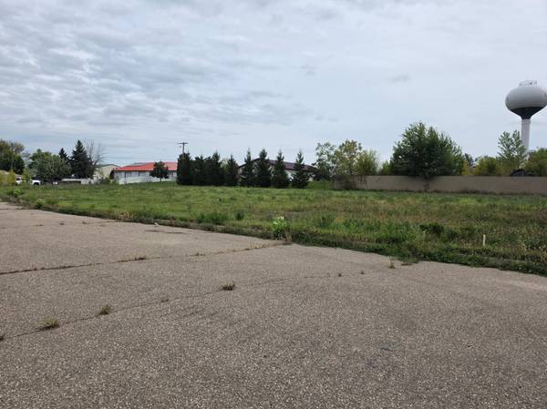 612 Ash Ave S, Mayer, MN 55360