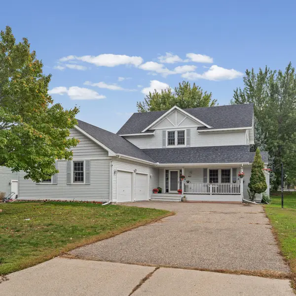 611 Bellvue LN, Brooklyn Center, MN 55430