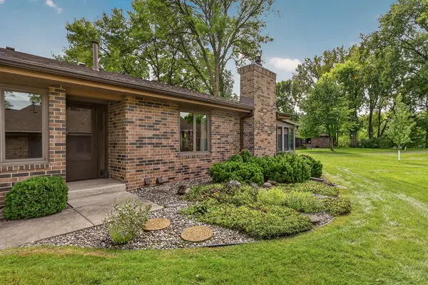 2241 Baihly LN SW, Rochester, MN 55902