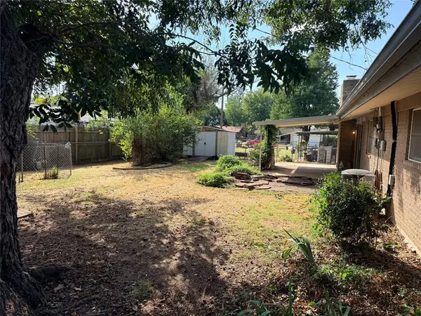 8332 NW 35th ST, Bethany, OK 73008