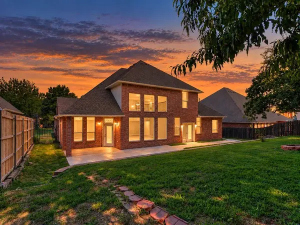 19316 Cade CT, Edmond, OK 73012