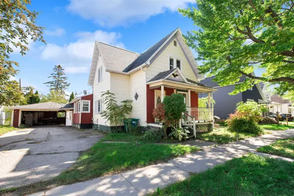 1516 OAKES ST, Marinette, WI 54143
