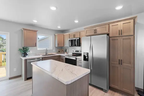 216 EVERGREEN LN, Chilton, WI 53014