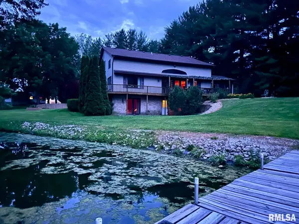23267 Railsplitter LN, Athens, IL 62613
