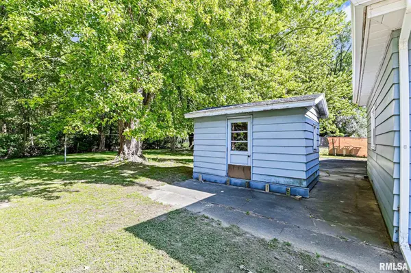 2017 WINDSOR ST, Pekin, IL 61554