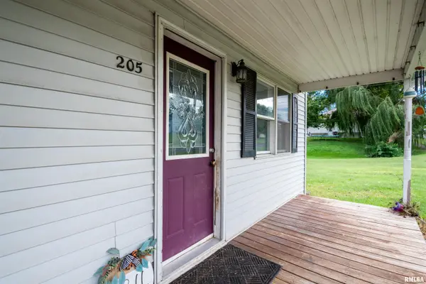 205 N MAIN ST, Mackinaw, IL 61755
