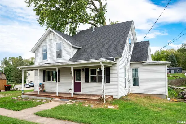 205 N MAIN ST, Mackinaw, IL 61755