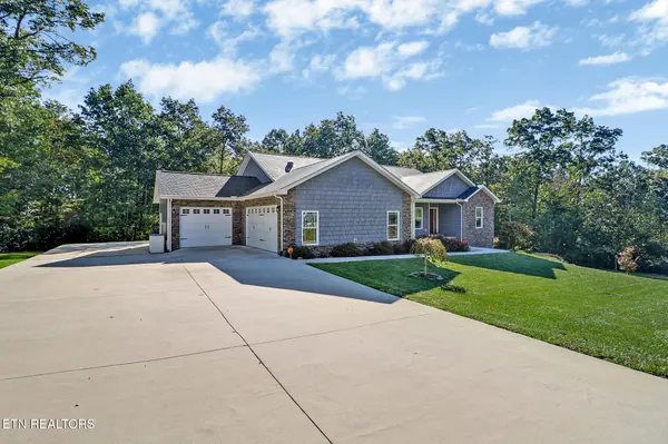 380 Mountain Preserve Pkwy, Crab Orchard, TN 37723