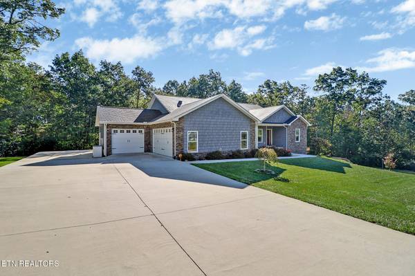 380 Mountain Preserve Pkwy, Crab Orchard, TN 37723