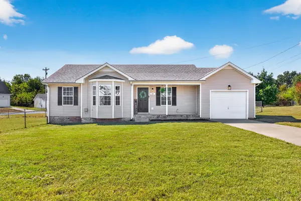 110 Chase Ct, Oak Grove, KY 42262