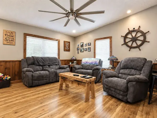 190 Burgess Dr, Benton, TN 37307