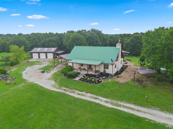 2115 Garrison Cutoff Road, Taneyville, MO 65759