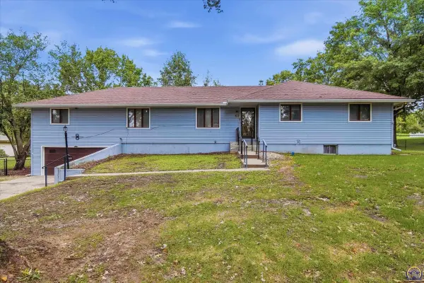 3600 NW 44th Ter, Topeka, KS 66618
