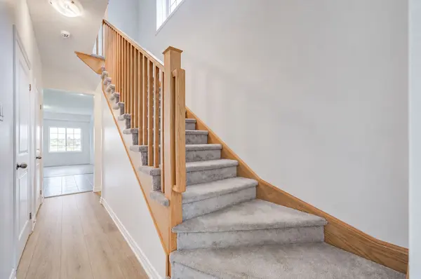 10 Elsegood DR, Guelph, ON N1L 0R6