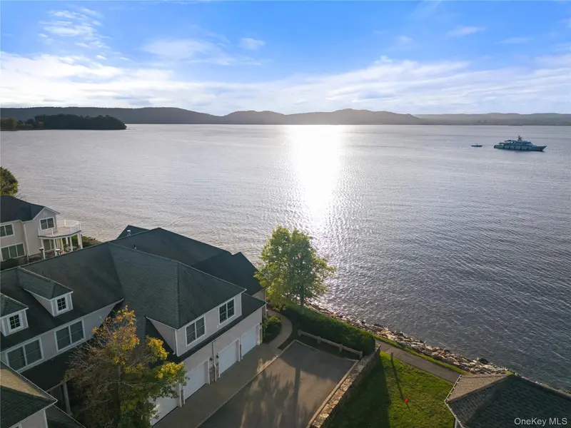 700 Half Moon Bay DR, Croton-on-hudson, NY 10520