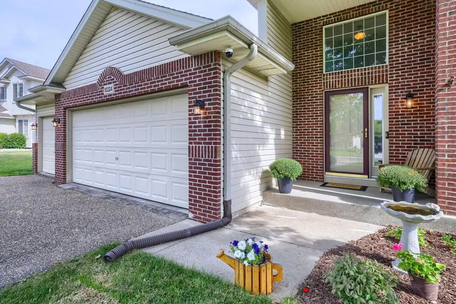 10324 Kalen LN NE, Hanover, MN 55341