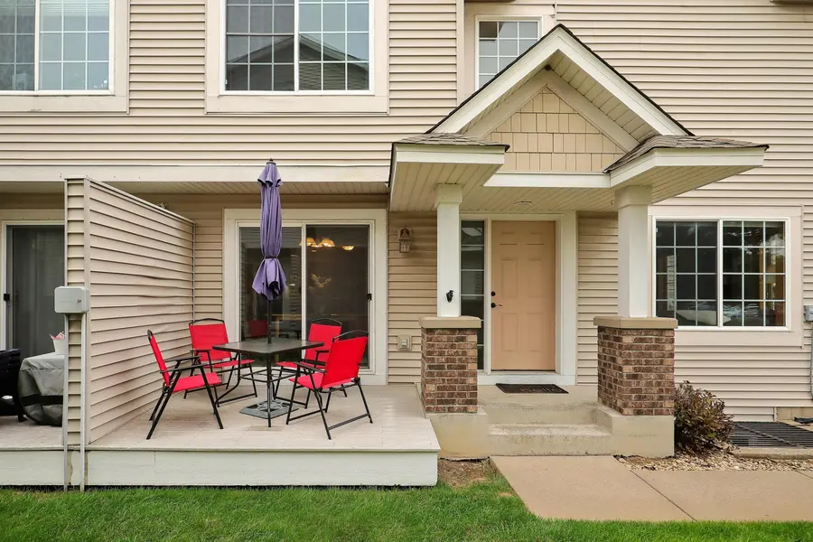 1645 County Road D E, Maplewood, MN 55109