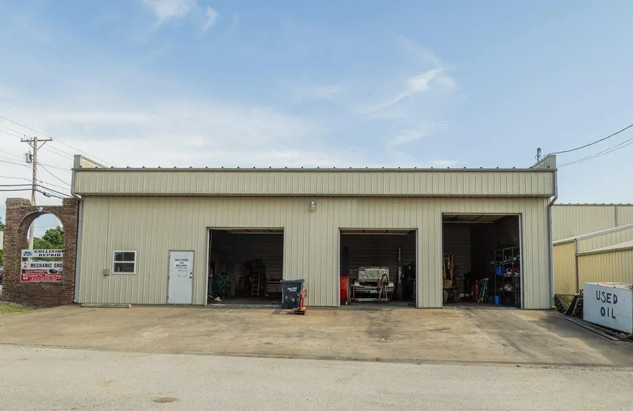 112 E Davis ST, Stockton, MO 65785
