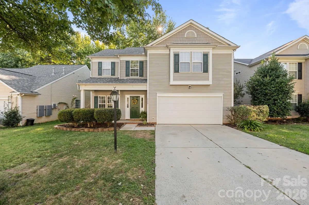 5520 Waverly Lynn LN, Charlotte, NC 28269