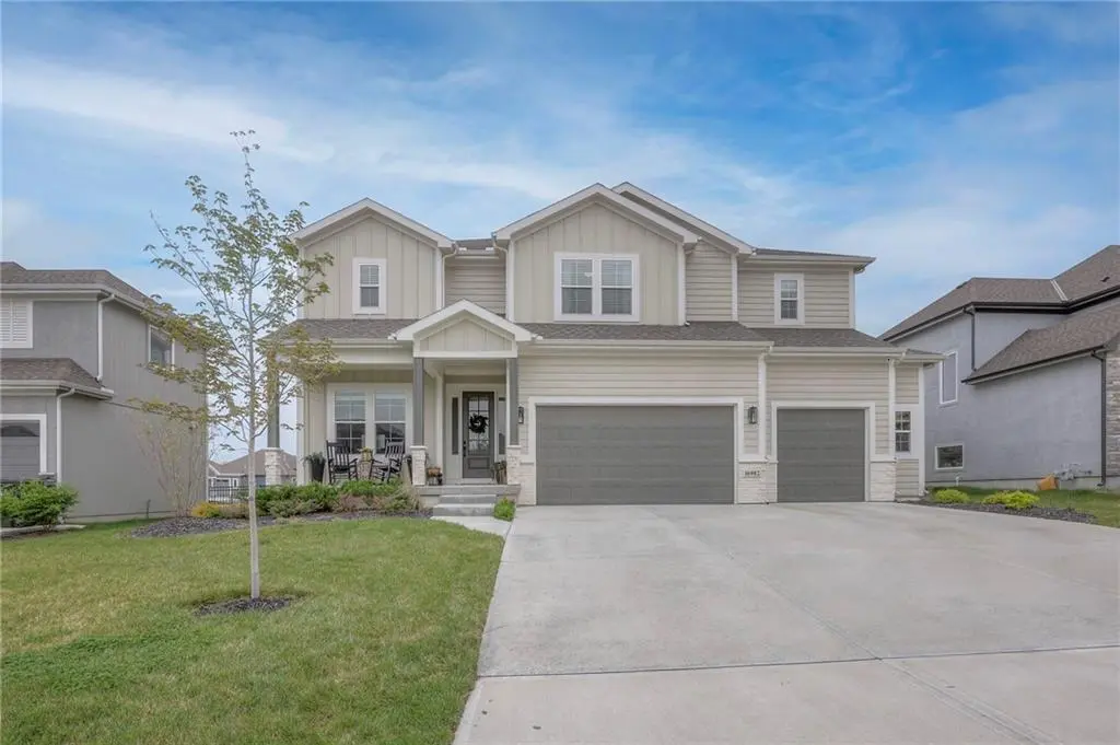 16982 S Penrose LN, Olathe, KS 66062