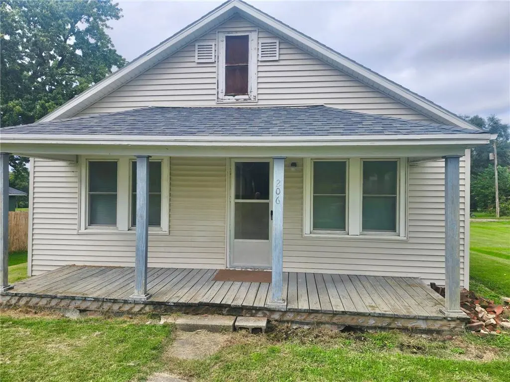 206 pine ST, Ridgeway, MO 64481