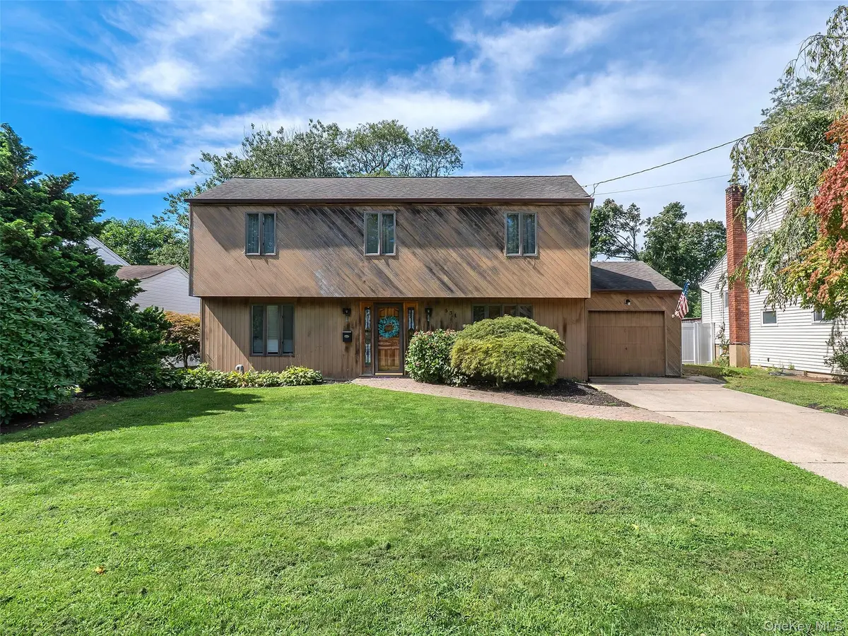 531 5th ST, East Northport, NY 11731