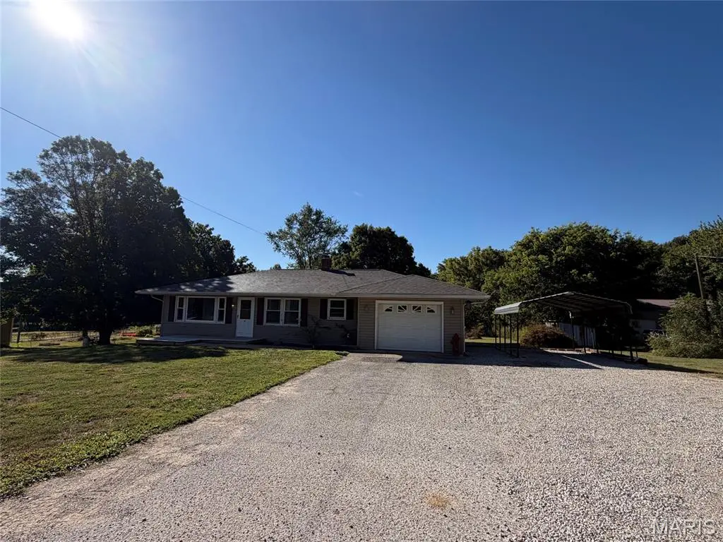 702 E 1700 AVE, Vandalia, IL 62471