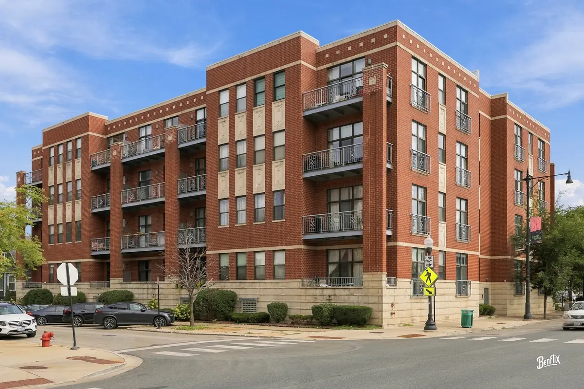 4011 N Francisco AVE #111, Chicago, IL 60618